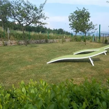 Holiday home En Auvergne Saint-Geron